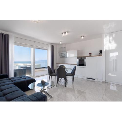 Sea View Apartment with parking - Dina