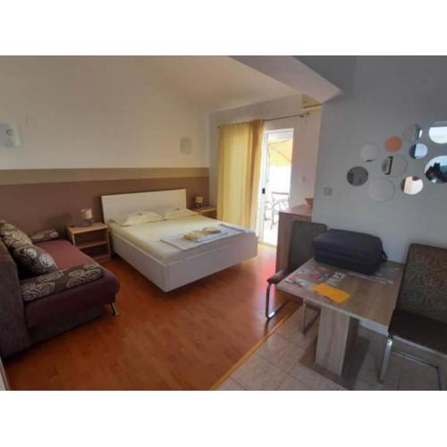 Sea View Apartments Lendic Podgora - Classic Studio Apartment with Terrace and Sea View