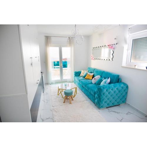 Sea view luxury studio apartment
