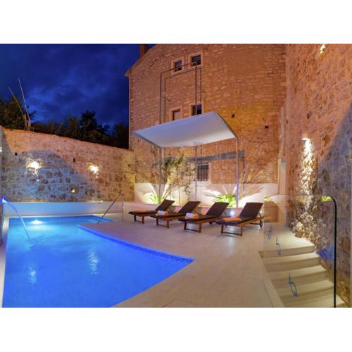 Sea-View Villa in Bol with Sauna & bubble bath