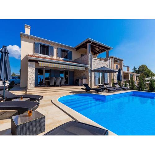 Sea-view Villa in Kaštelir