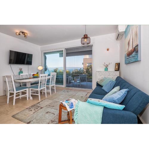 Sea view with garden apartment Joshua
