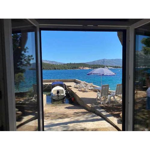 Seafront Studio Apartment \