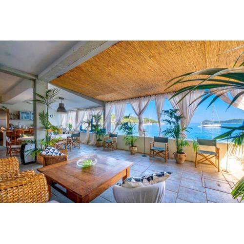 Seafront Villa Whisper of the sea
