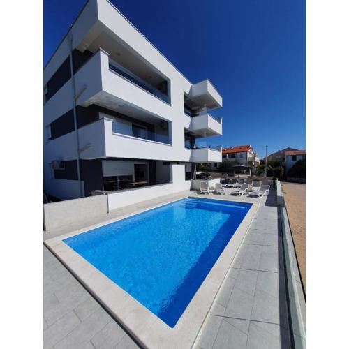 Seahorse Luxury apartment with pool and sea view