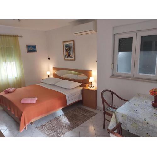 Seaside apartment for 2 p