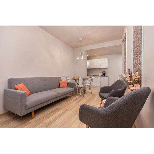 Seaside Apartment in the Woods with Balcony & 1 Bedroom by Noclegi Renters