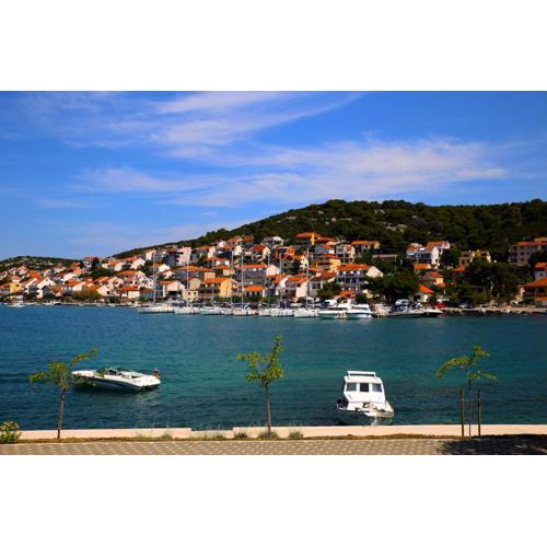 Seaside Apartment Tisno
