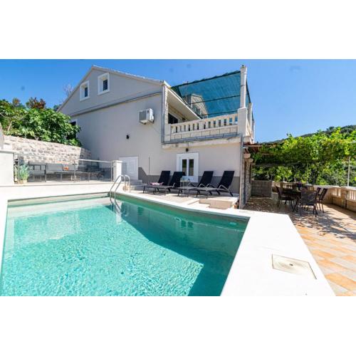 Seaside apartments with a swimming pool Tri Zala, Korcula - 558