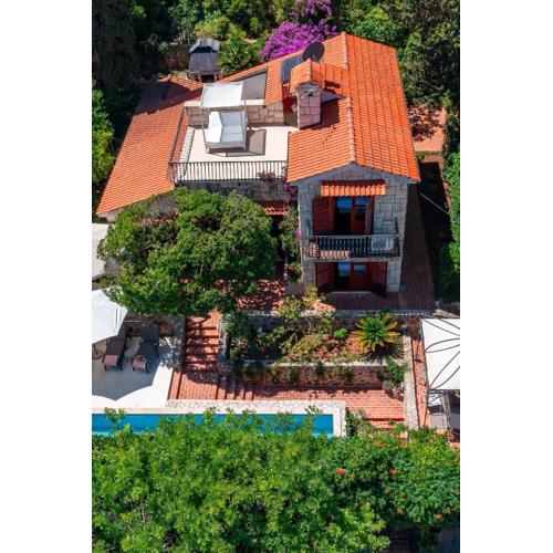 Seaside family friendly house with a swimming pool Jelsa, Hvar - 23760