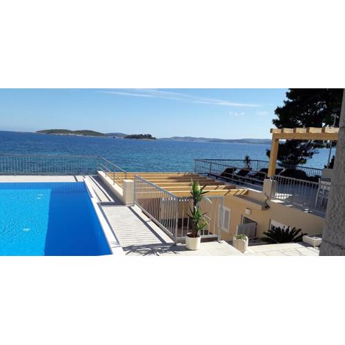 Seaside family friendly house with a swimming pool Orebic, Peljesac - 23009