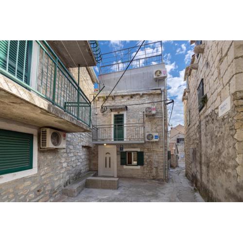 Seaside holiday house Kastel Sucurac, Kastela - 19241