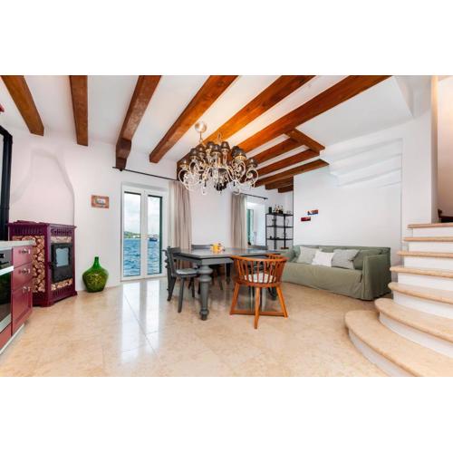 Seaside House Andrea - 3BR with balcony & sea view