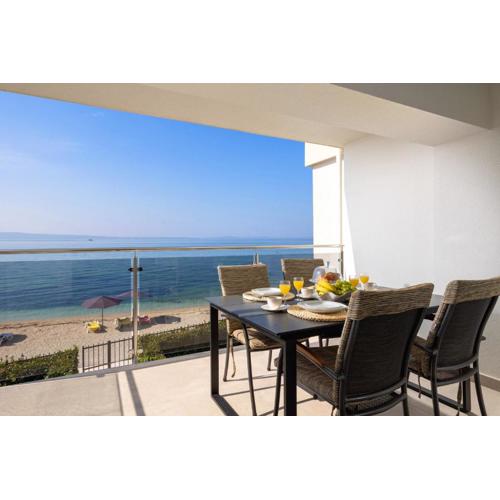 Seaside Luxury Apartment Tanita