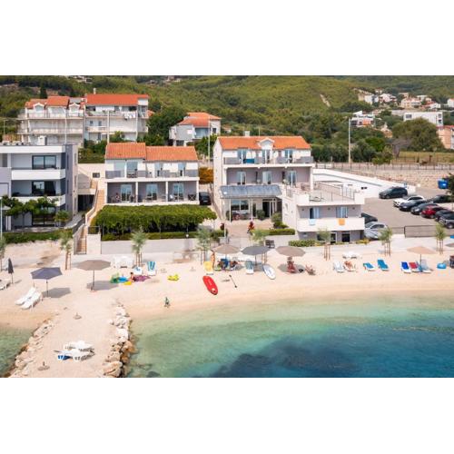 Seaside Luxury Suites