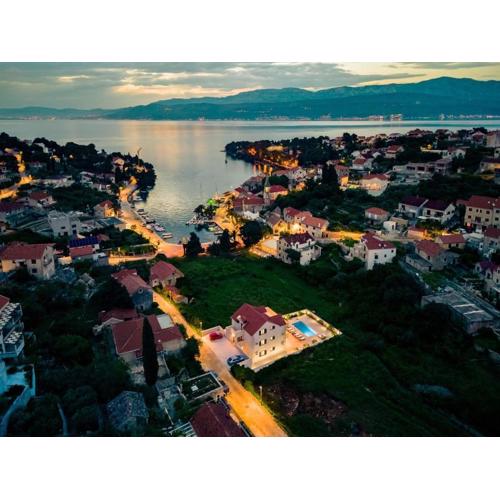 Seaside luxury villa with a swimming pool Splitska, Brac - 23815