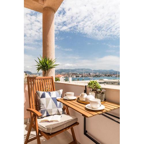 Seaway Apartment Balcony & Sea View