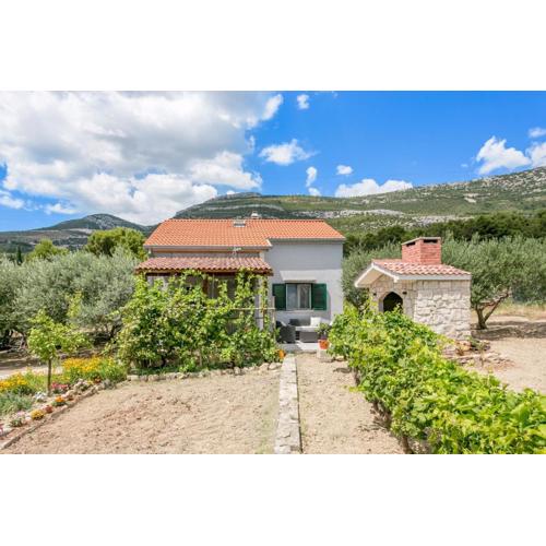 Secluded holiday house Kastel Stari, Kastela - 23384