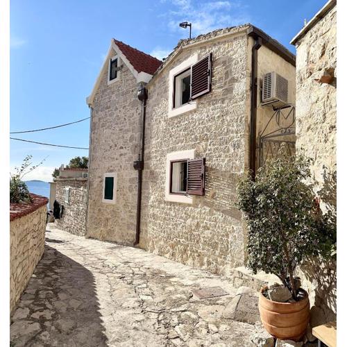 Secret House Andrea