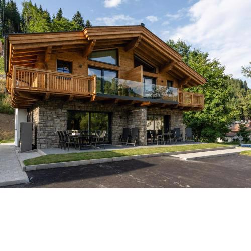 Semi detached chalet in M hlbach with sauna