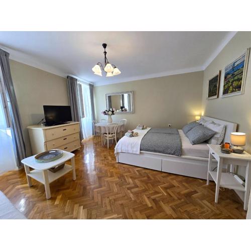 SEVEN - Two-Bedroom Apartment