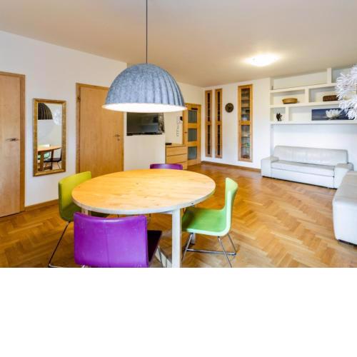 Silent Apartment Center