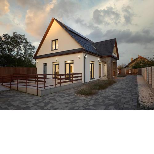 Silver Cottage