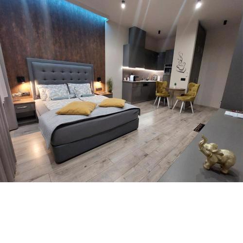 Silver Dawn Apartments