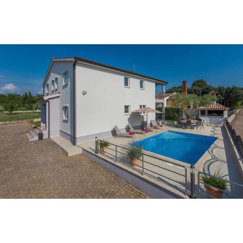 Silver Holiday House