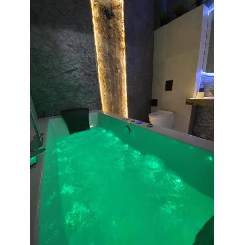 Silver Shine jacuzzi