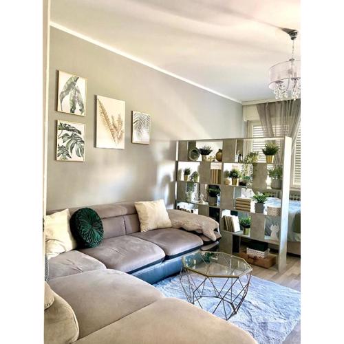 Silverhood studio, modern & cozy