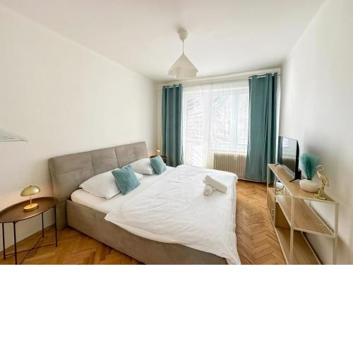 Simcity 2 I 3BR in city center w free parking, 24 7 self check-in