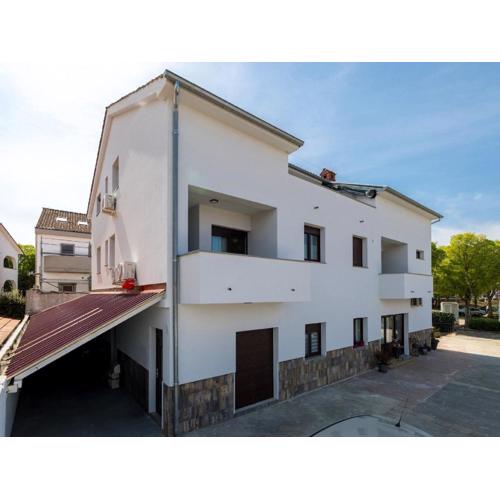 Simplistic Apartment in Malinska near the Sea