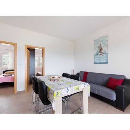 Simplistic Apartment in Neviđane with Balcony