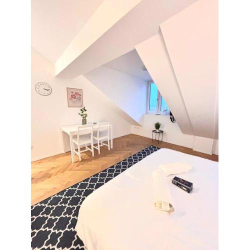 Simply third Apartment
