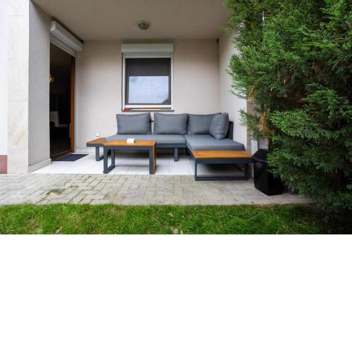 Six Corners - Garden Corner