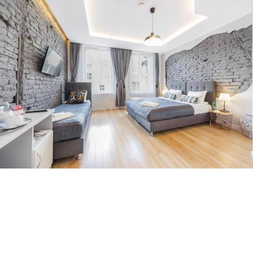 Six Suites, Old Town