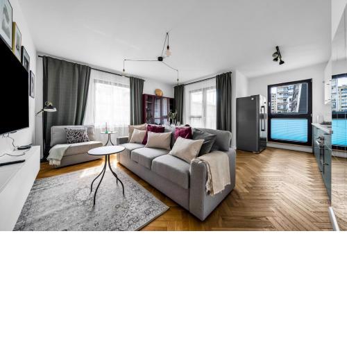 Skierniewicka Apt - Parking, Workspace, Balcony - by Rentujemy