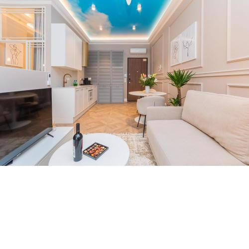 Sky Apartment by Grand Apartments