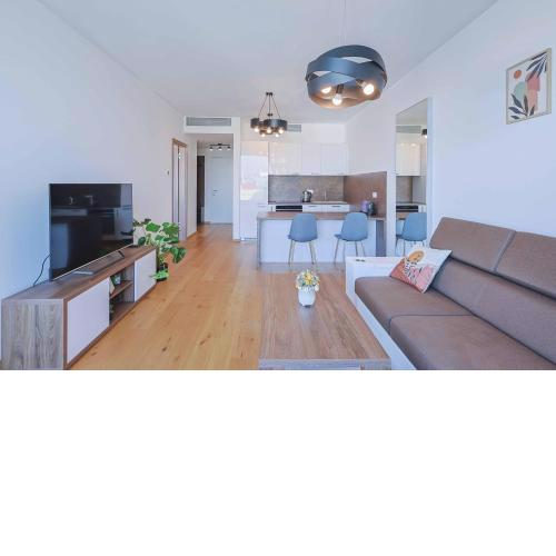 Sky Park Tower 1, luxury apartment with free parking