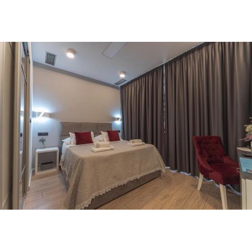 Sky & Sun Luxury Rooms with private parking in the garage