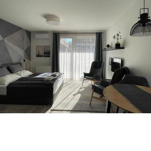 Skylight Studio close to downtown - 723
