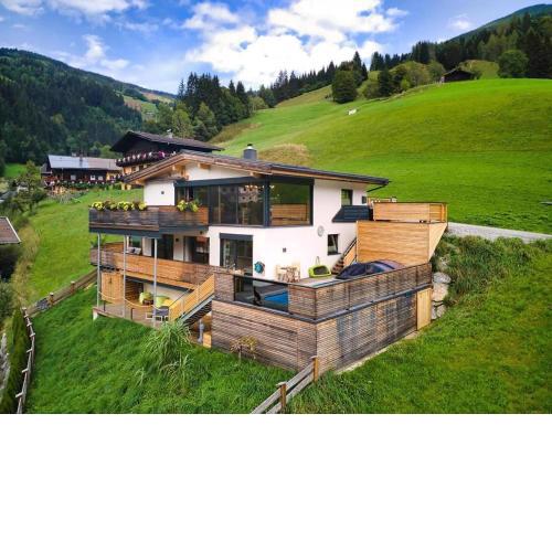 SKYLINE Villa VIEHHOFEN