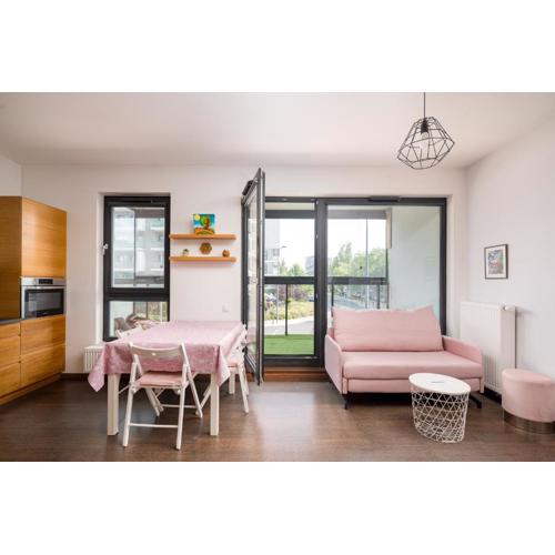 Solaris Voyage Apartment by BookingHost