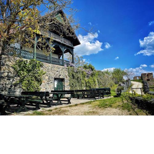 Somlo Wineshop Guesthouse