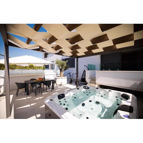 Sopic Luxury Apartment with private Whirlpool