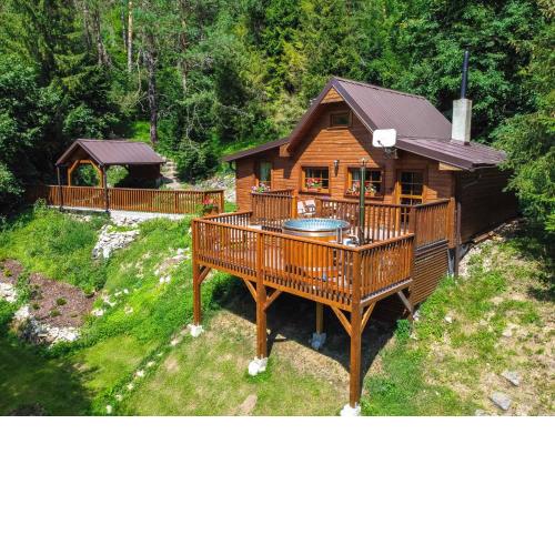 SOVIA WELLNESS CHATA s jacuzzi kaďou a saunou, Čingov