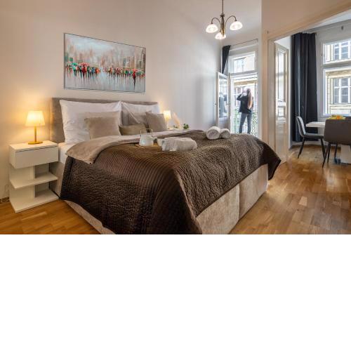 Spacious 2-bedroom apartment in Old Town