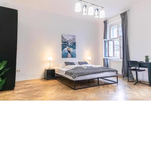 Spacious 2BR Apt -Near Wiener Stadthalle BurggasseWiener Well Located