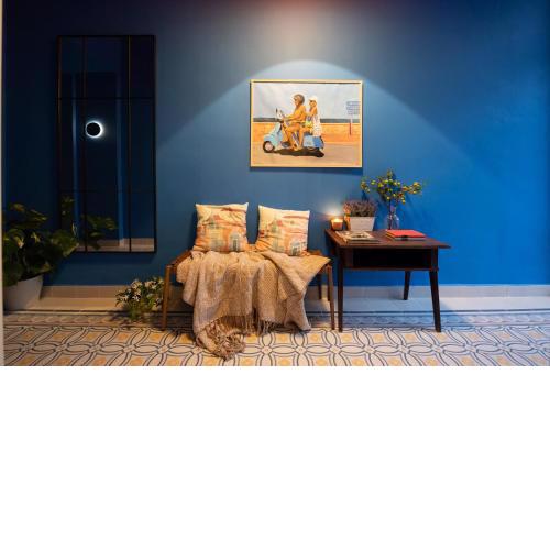 Spacious 5BR Retreat for 16 by Dohany Synagogue & Fashion St